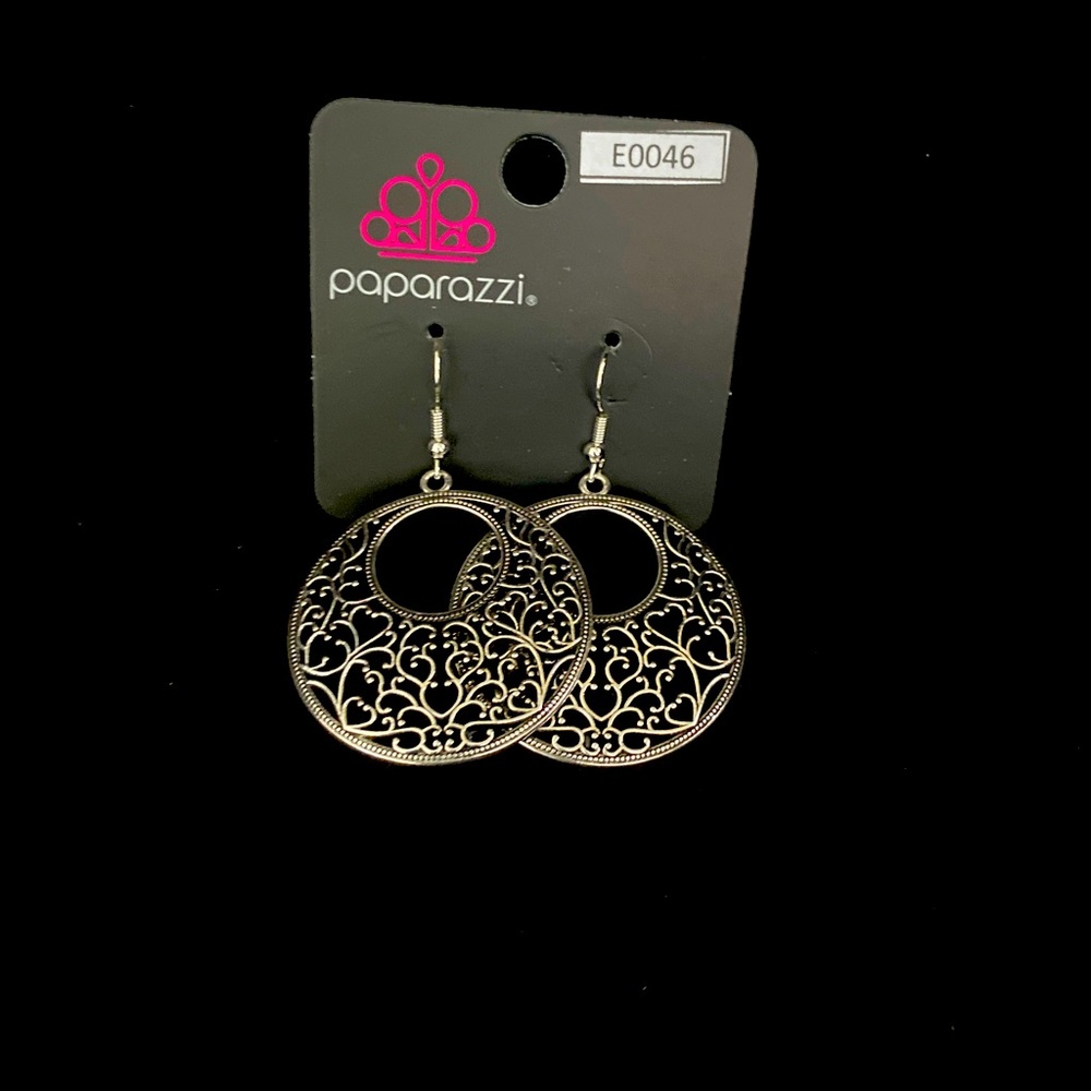 Paparazzi Accessories- Affordable beautiful jewelry